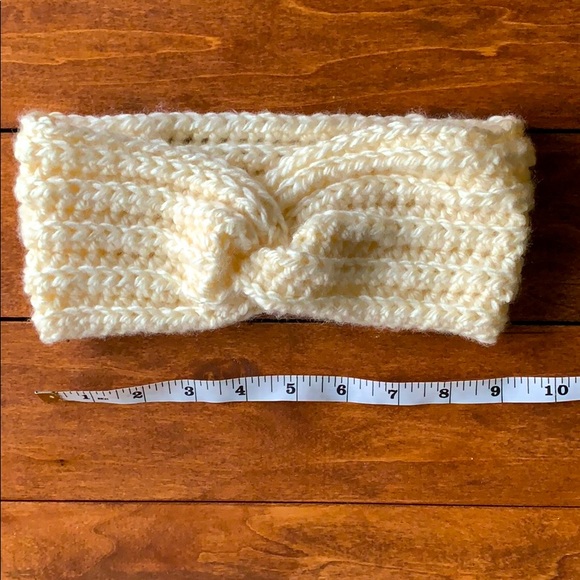 White chunky headband - Ear Warmer - Handmade - Picture 2 of 3